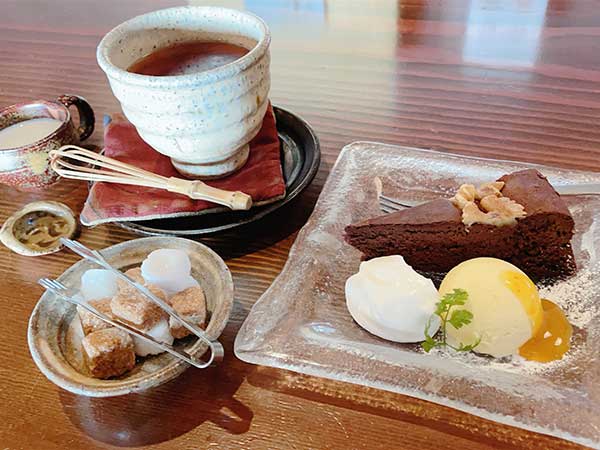Japanese garden cafe & dining Tsurogi