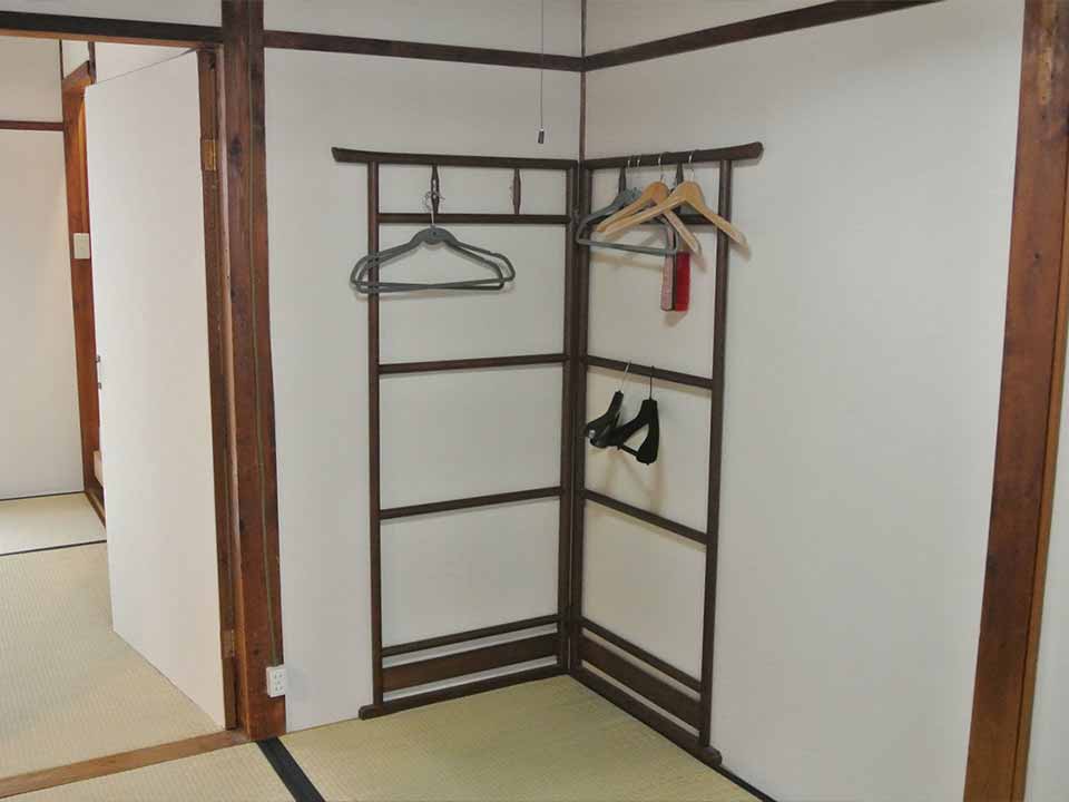 It is also useful for dressing kimono.