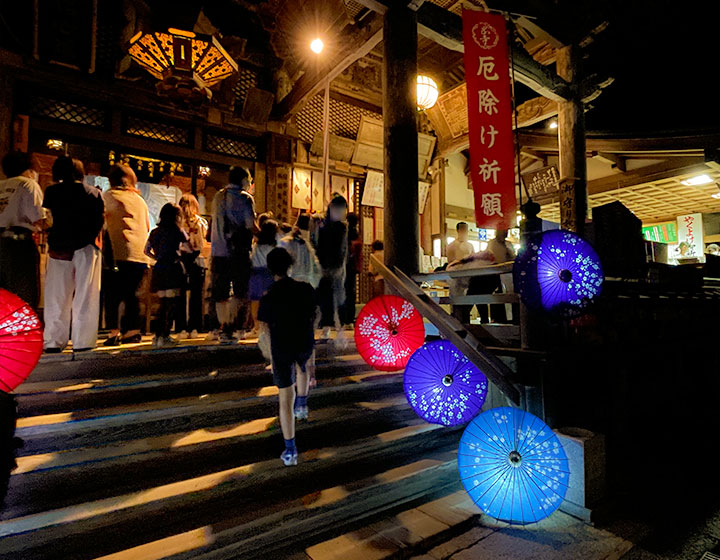 岡寺は日本最初の厄除霊場。西国三十三所のひとつでもあります。